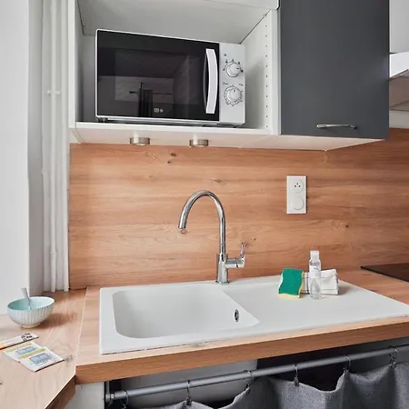 Apartment Large And Charming Studio In The Heart Of La Rochelle - Welkeys *